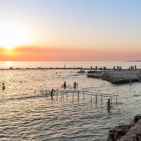 Posidonia Villa *